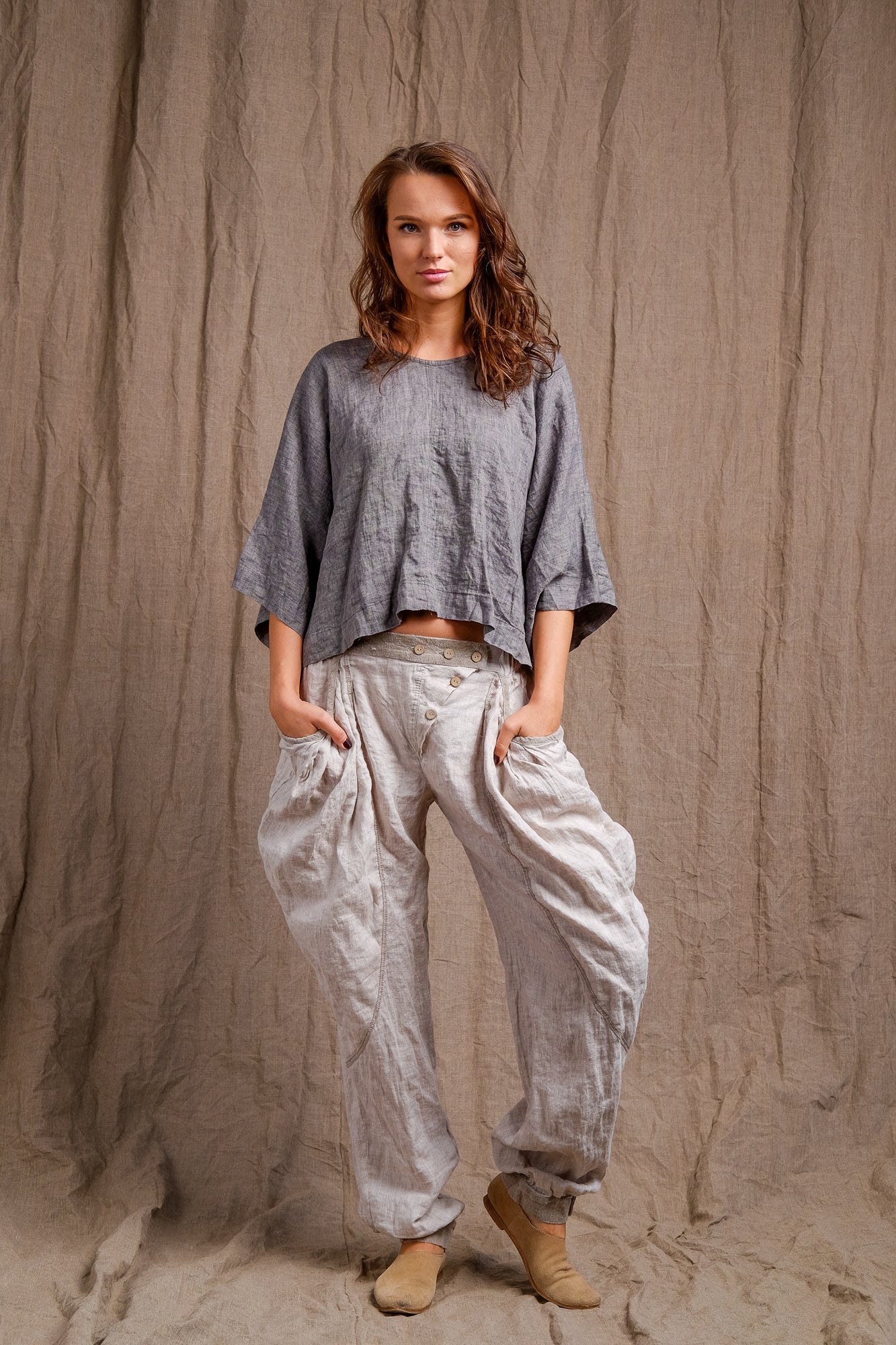 high quality linen, grey tank top, pocket pants 