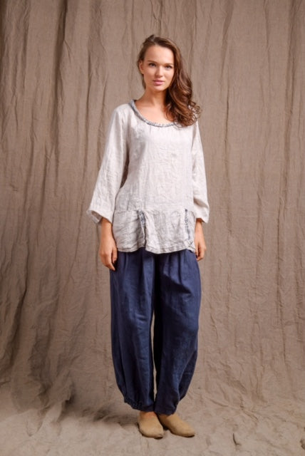 linen-long-sleeves-natural-pocket-top-navy-pants casual but classy outfit