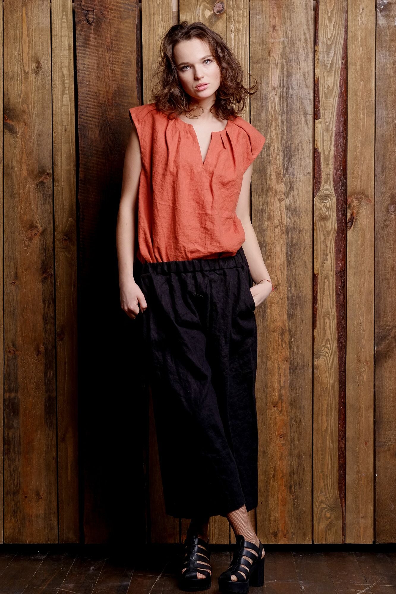 linen-red-sleeveless-top-black-pants-classy-clothing-elegant-flax